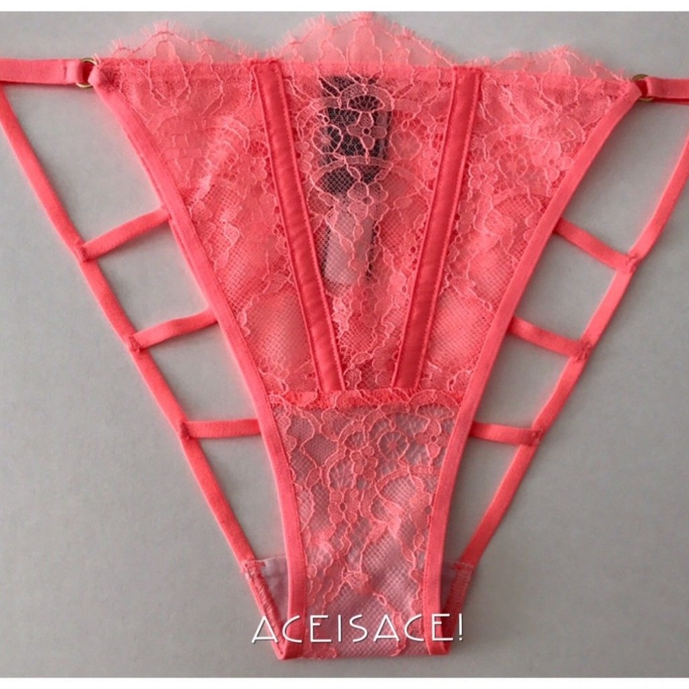 NWT*VERY SEXY Low Rise String Bikini Panties-PEACH